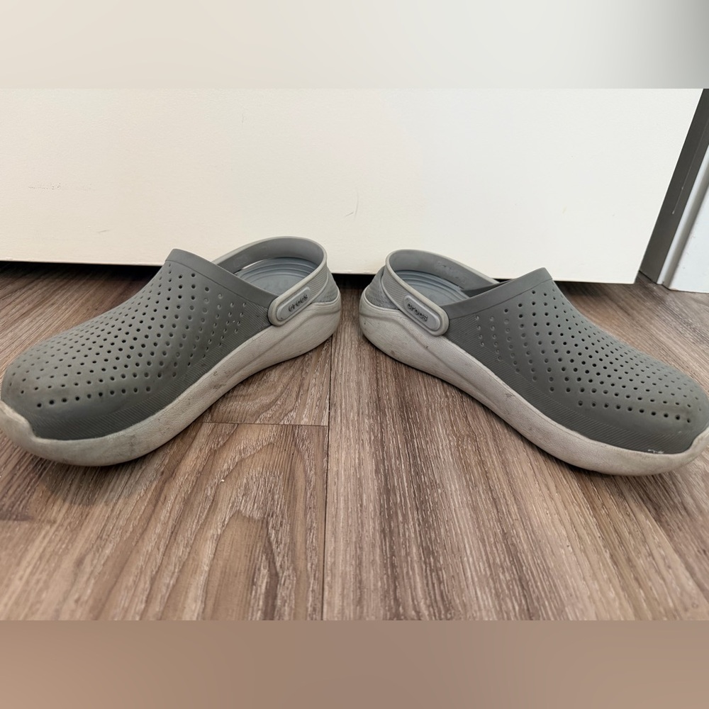 CROCS Men's Perforated Gray Clogs - Picture 7 of 7